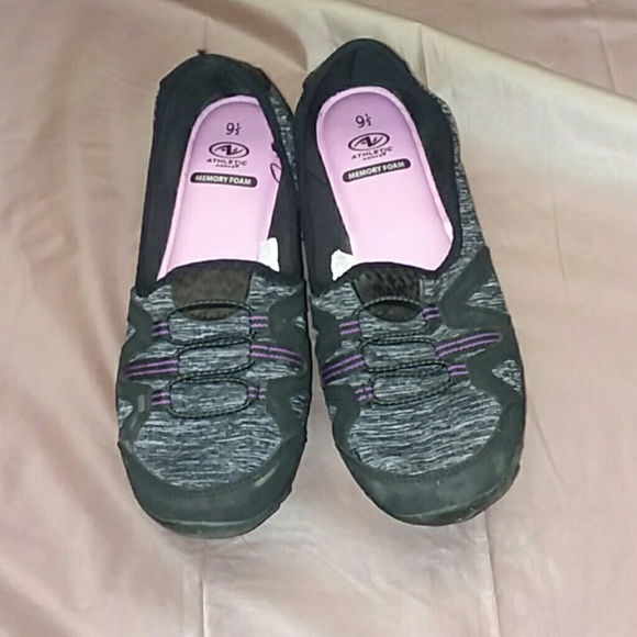 Athletic Works Shoes - 💝Athletic Works women's 9.5 gray slip on shoes